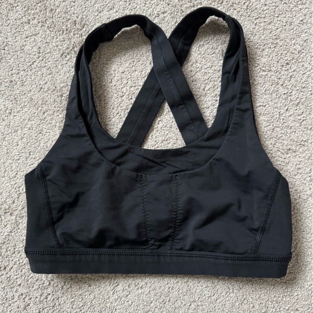 Lululemon Pocket Cross Back Sports Bra